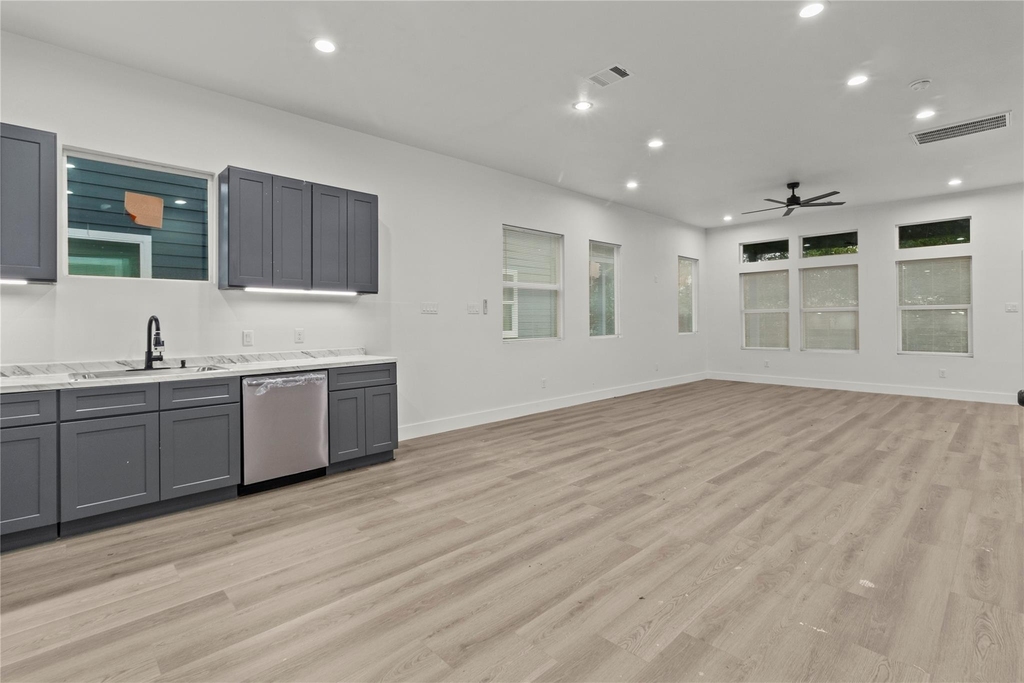 8127 Hoffman Street - Photo 15
