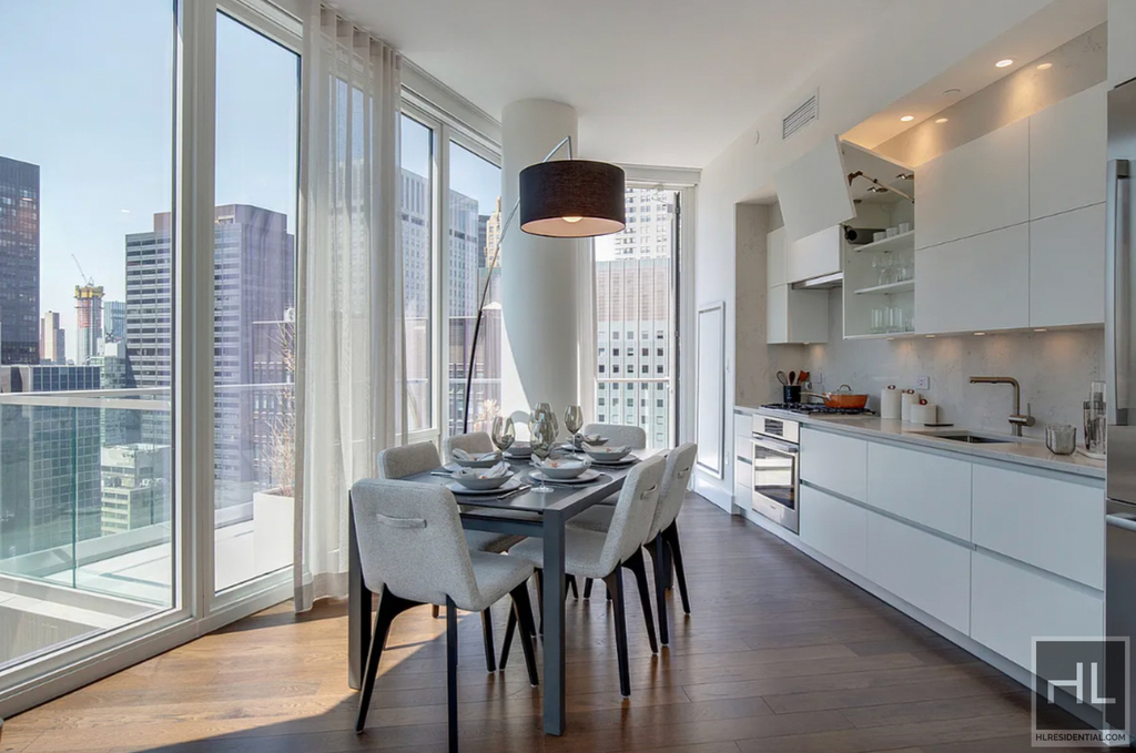 East 44th Street - Photo 2