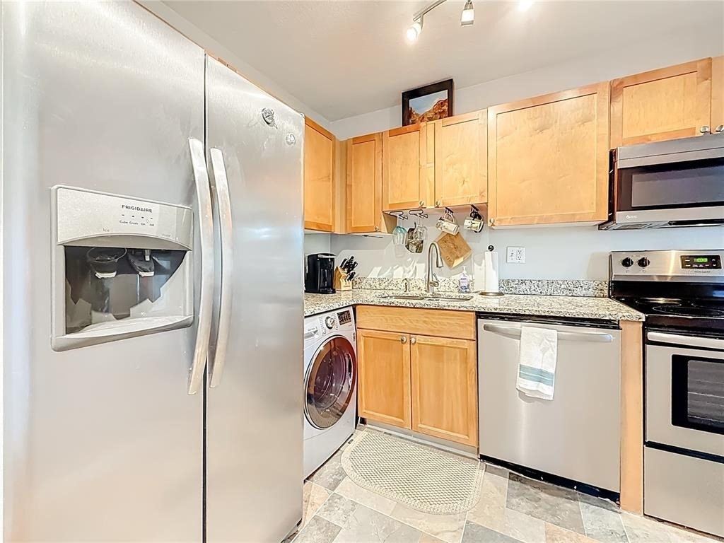 3893 Pompano Drive Se - Photo 3