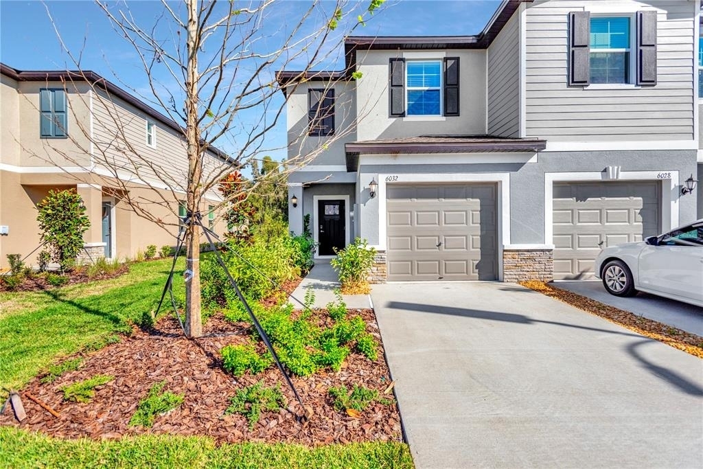 6032 Shiner Street - Photo 2