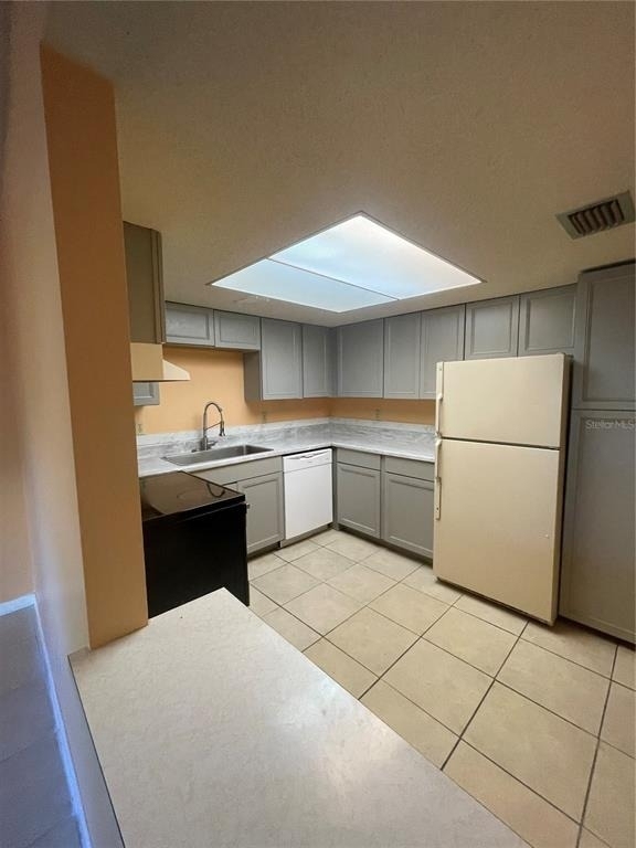 549 Fairways Drive - Photo 3
