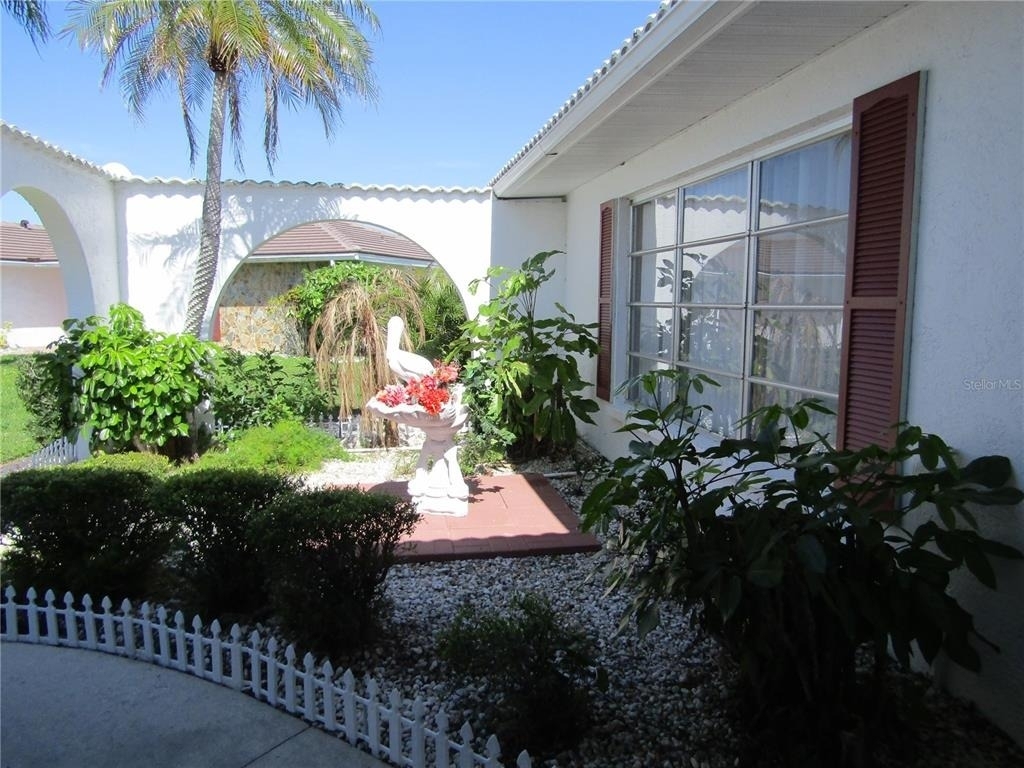 1608 Lilliput Court - Photo 2