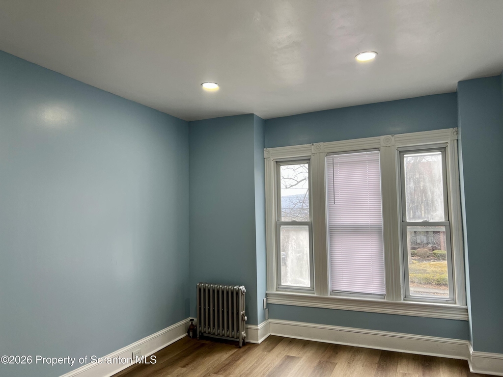 1528 Wyoming Avenue - Photo 3