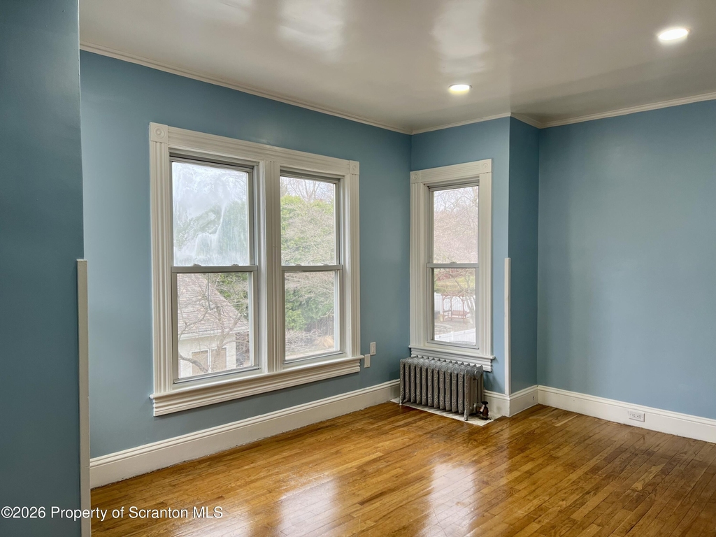 1528 Wyoming Avenue - Photo 5