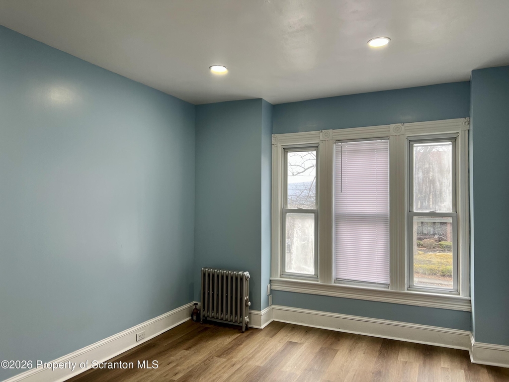 1528 Wyoming Avenue - Photo 4