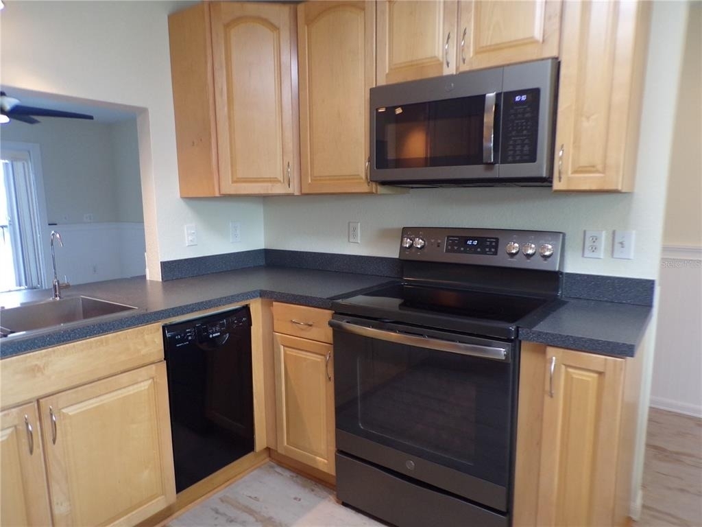1335 Mineo Dr - Photo 5
