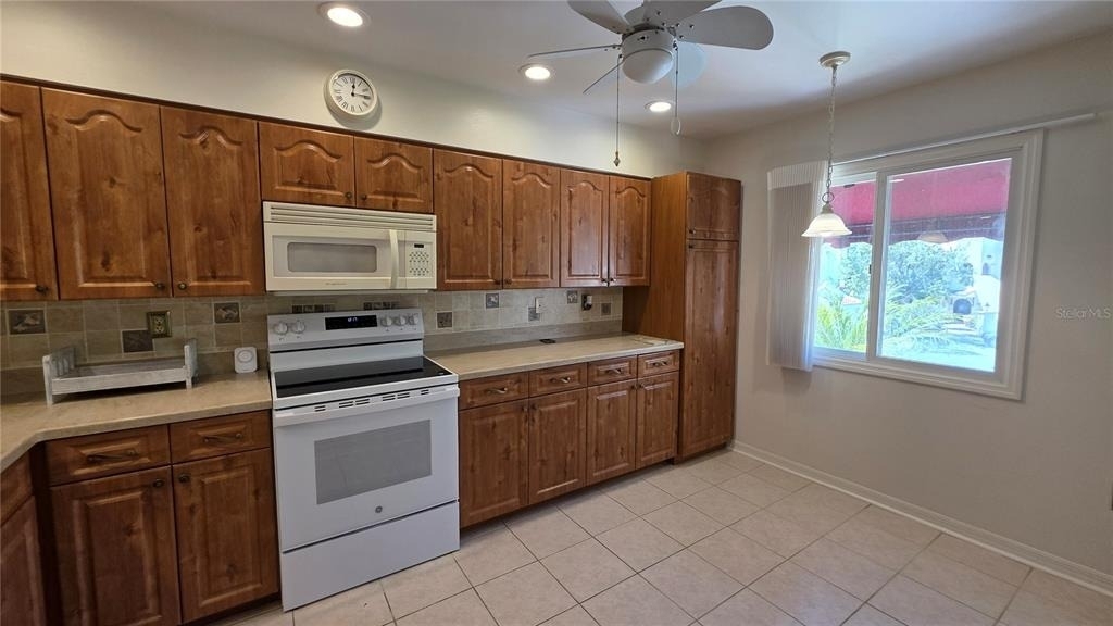 6101 34th St W - Photo 4
