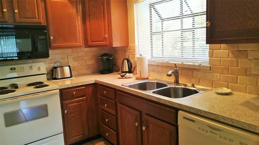 5677 Ashton Lake Drive - Photo 9