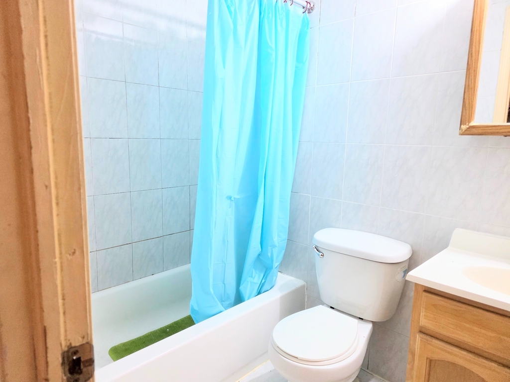  - Photo 1