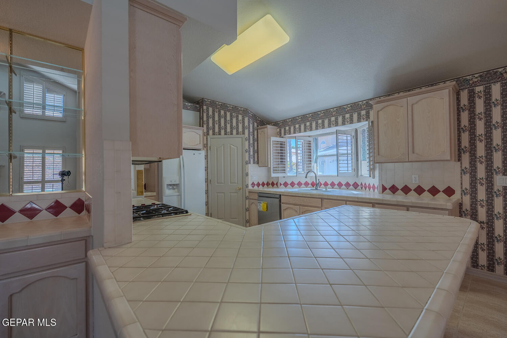 2066 Paseo Del Prado - Photo 13