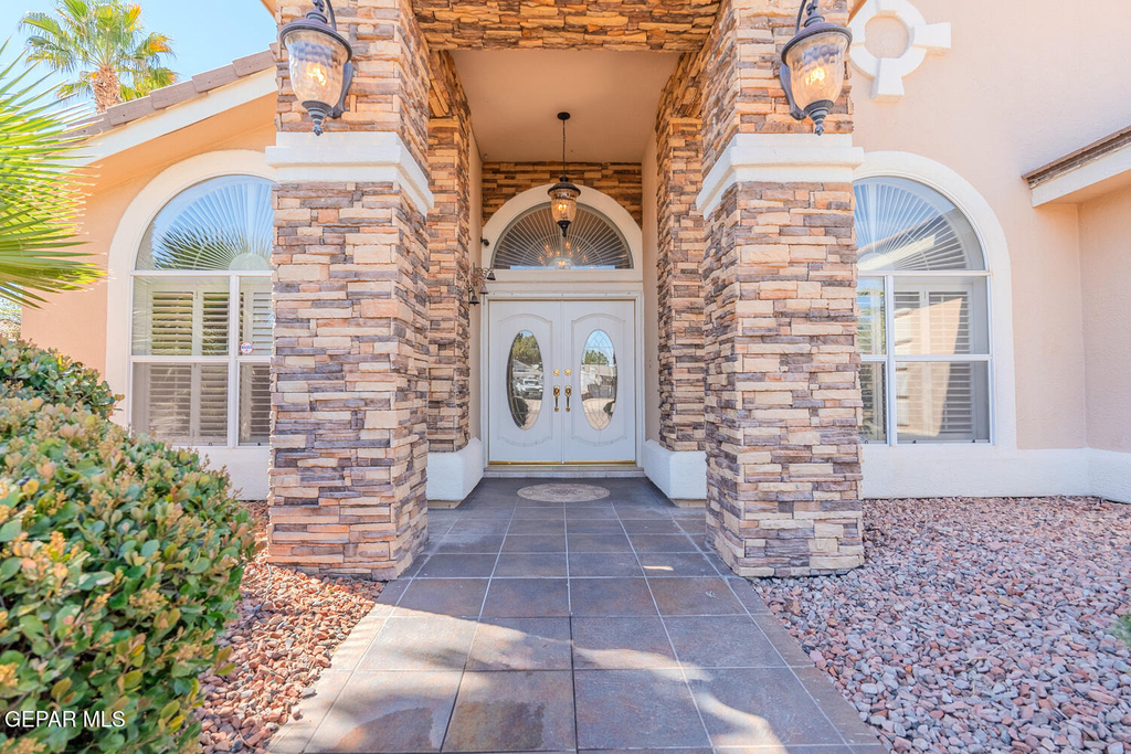 2066 Paseo Del Prado - Photo 2