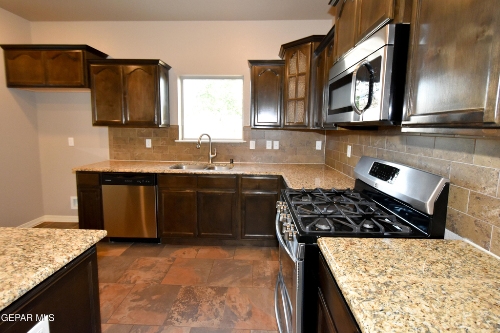 300 Saltford Place - Photo 16