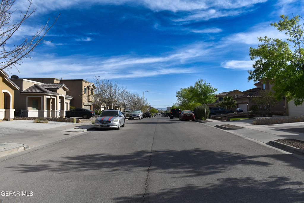 300 Saltford Place - Photo 4