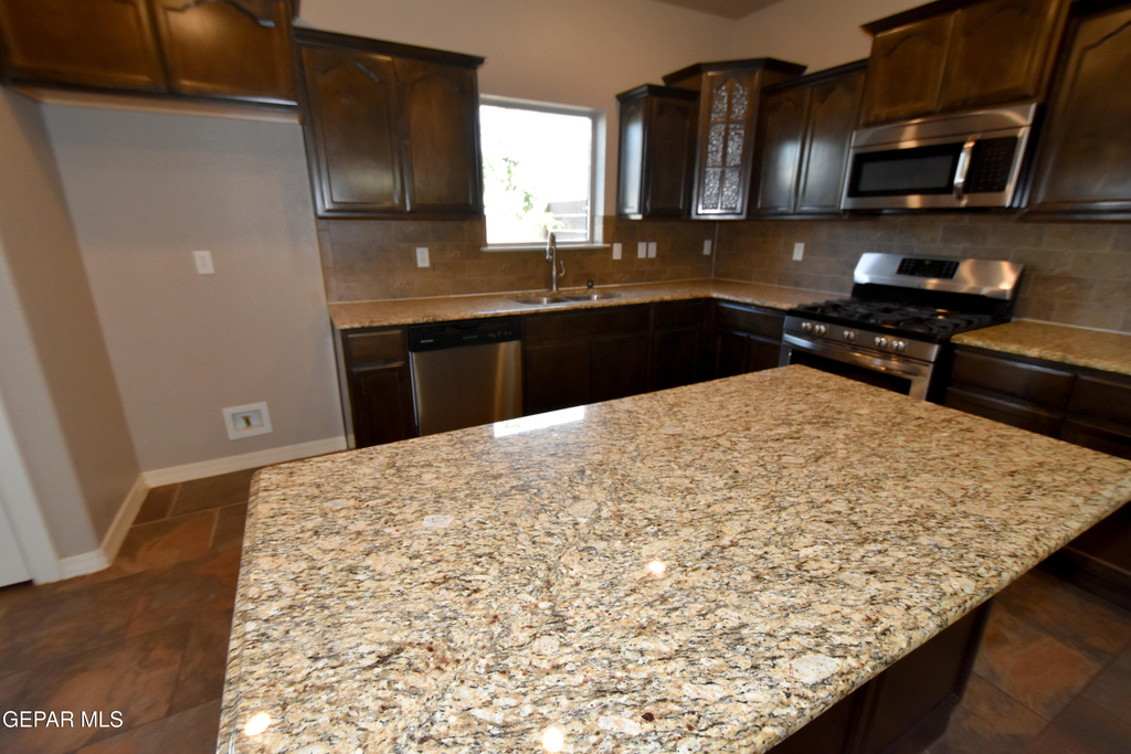 300 Saltford Place - Photo 11