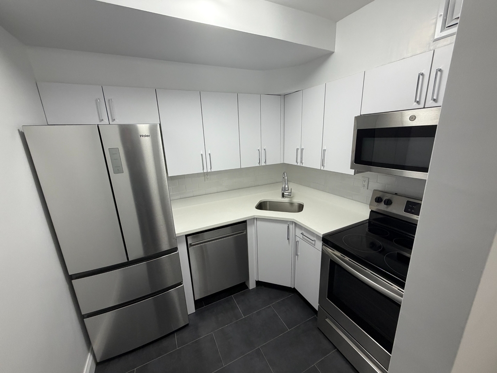 219 East 69th Street - Photo 4