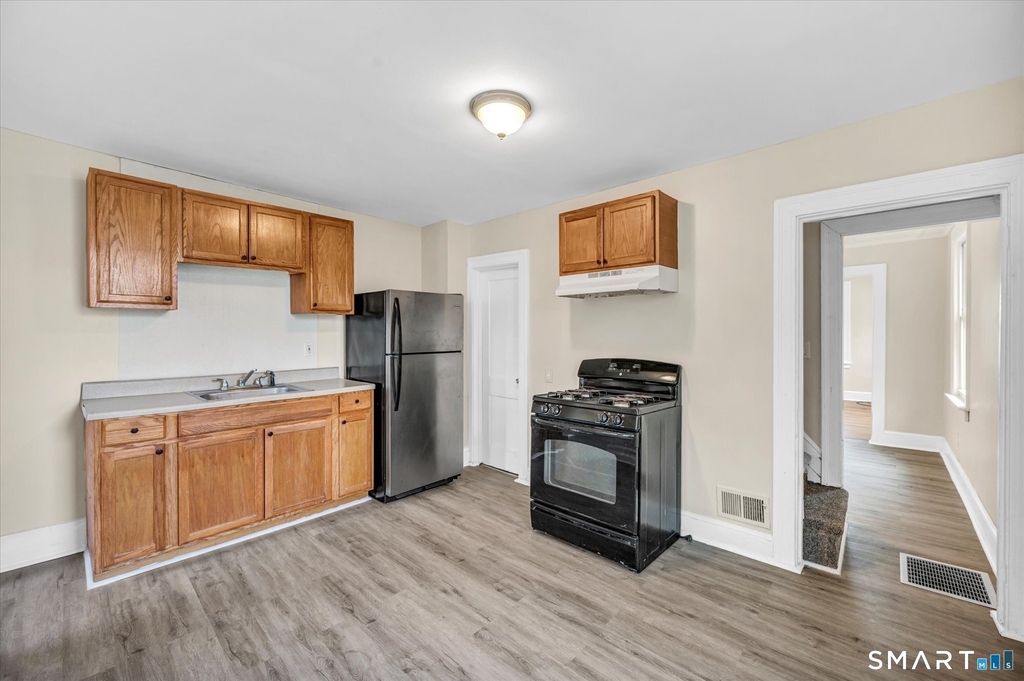 128-130 Sisson Street - Photo 9
