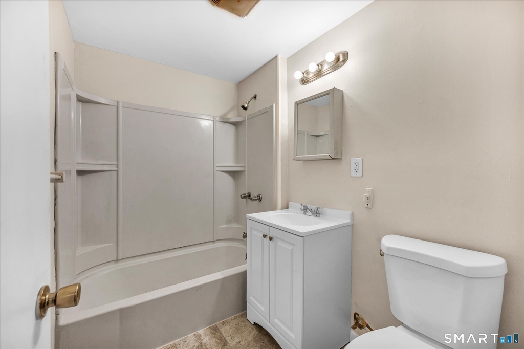 128-130 Sisson Street - Photo 14