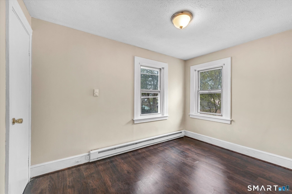 128-130 Sisson Street - Photo 12