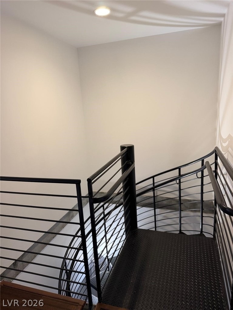 353 E Bonneville Avenue - Photo 2