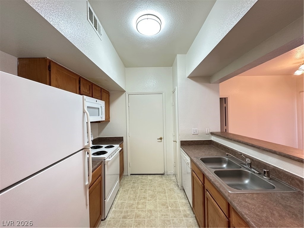 9620 W Russell Road - Photo 3