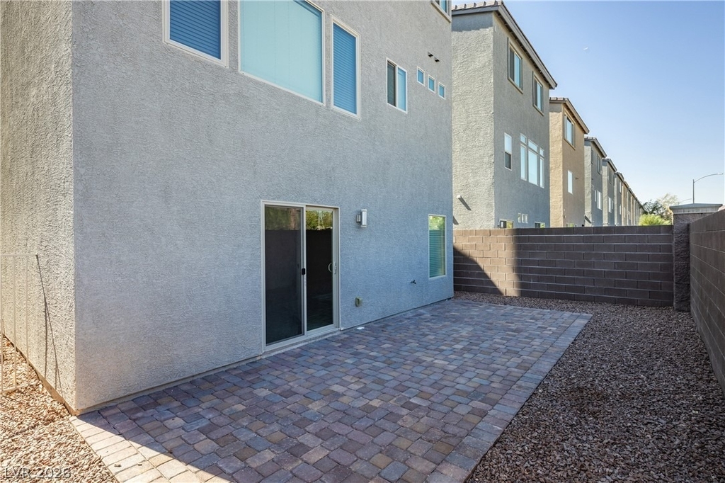 8040 Carpenter Creek Avenue - Photo 21