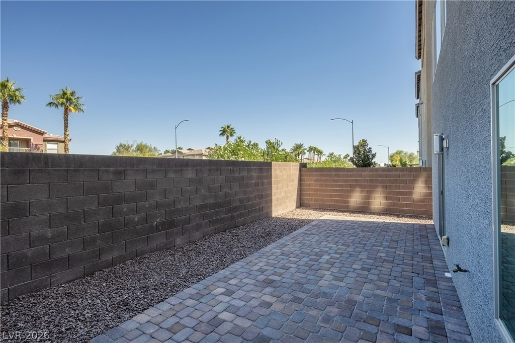 8040 Carpenter Creek Avenue - Photo 20