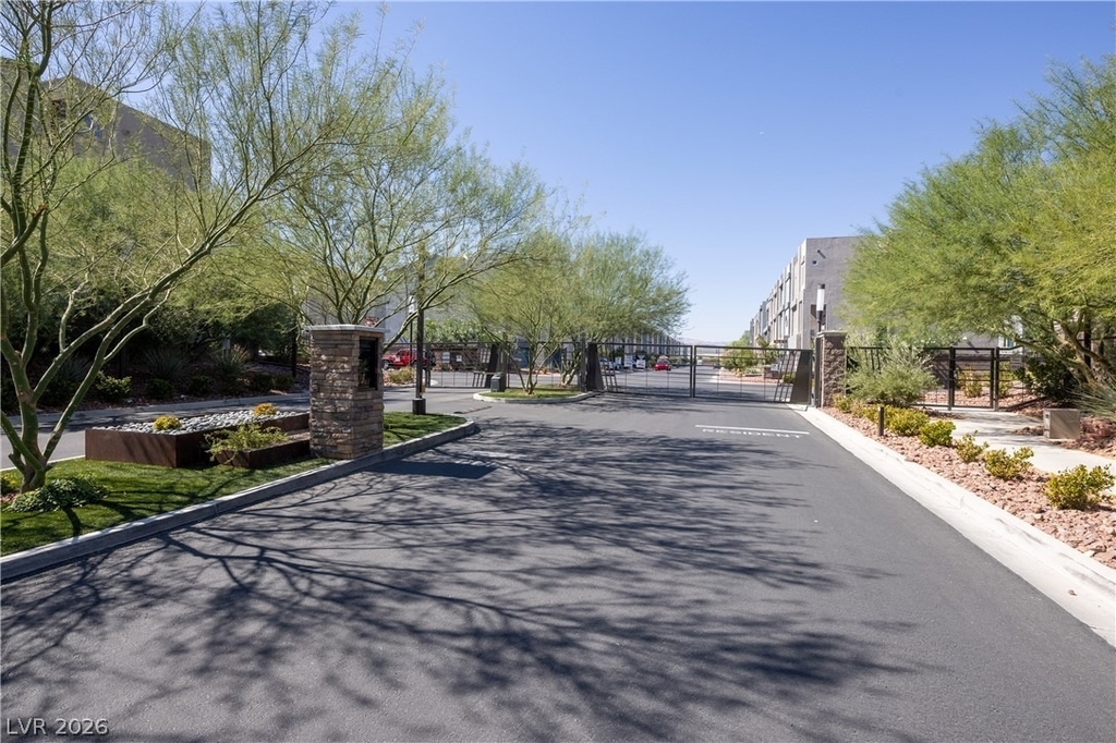 8040 Carpenter Creek Avenue - Photo 26