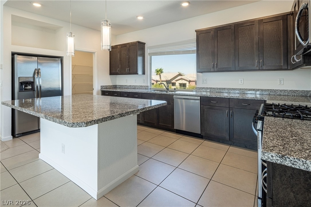 8040 Carpenter Creek Avenue - Photo 4