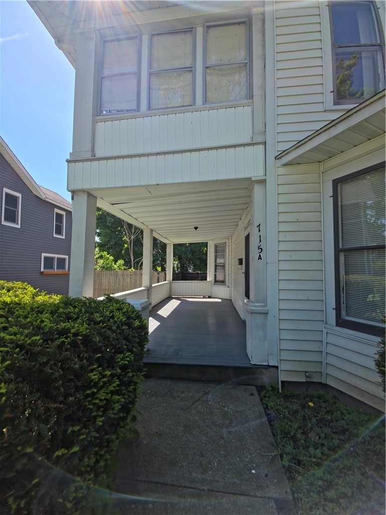 715 W Water Street - Photo 5