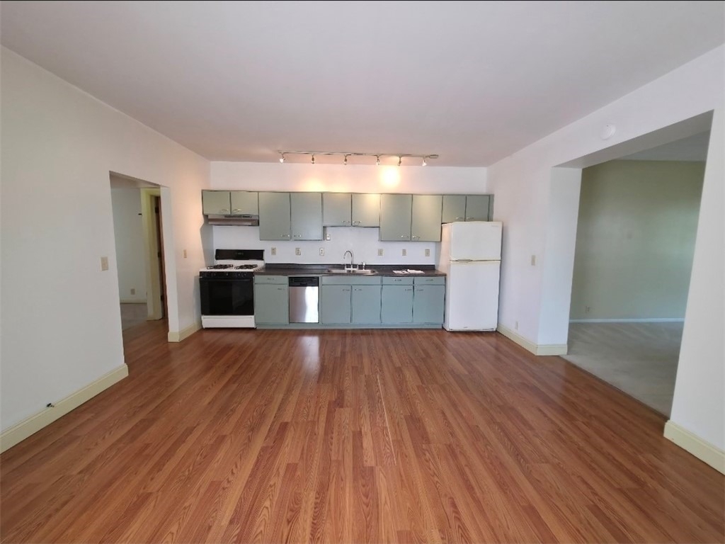 715 W Water Street - Photo 9