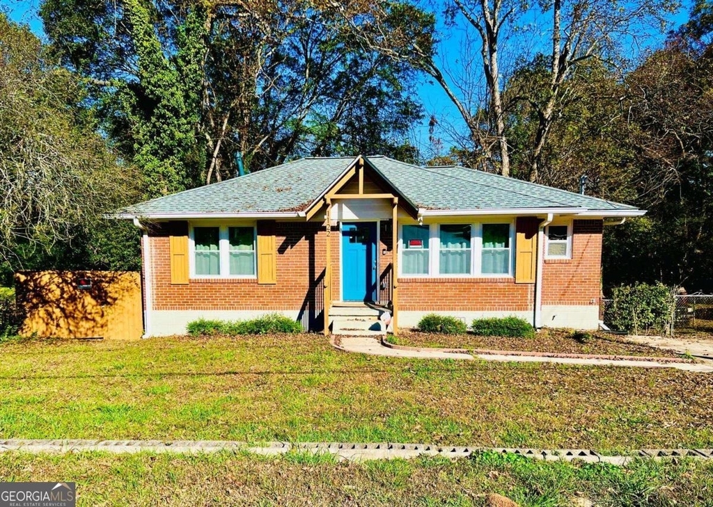 1122 Elaine Drive - Photo 0