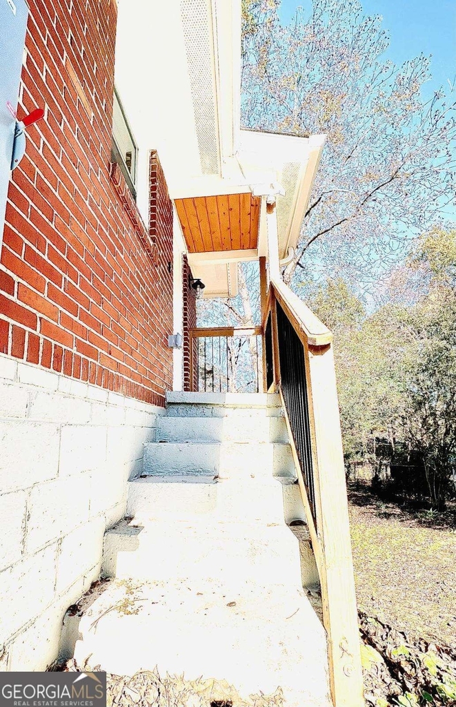 1122 Elaine Drive - Photo 1