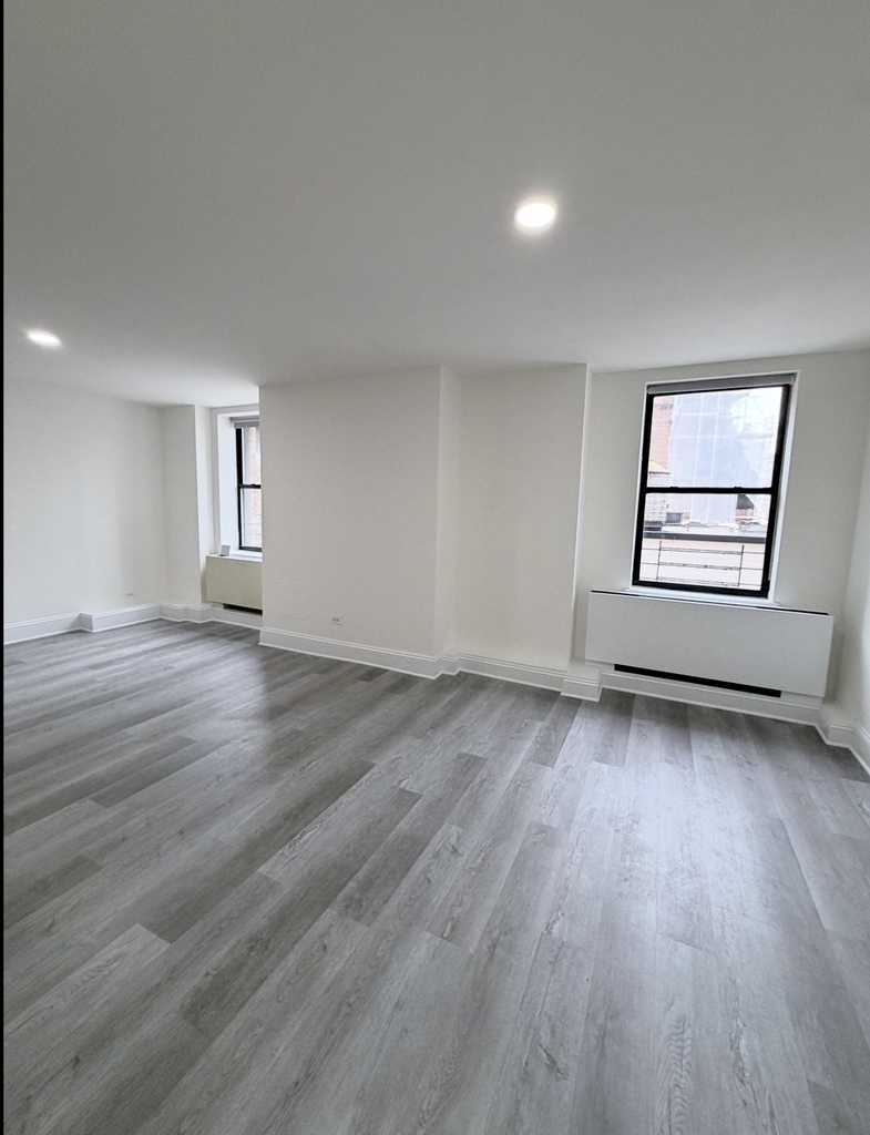 West 34th Street - Photo 2