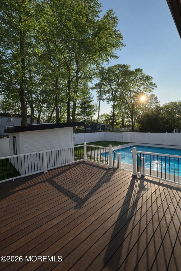 20 Roslyn Drive - Photo 1