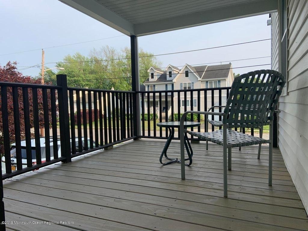 17 Clarence Avenue - Photo 4
