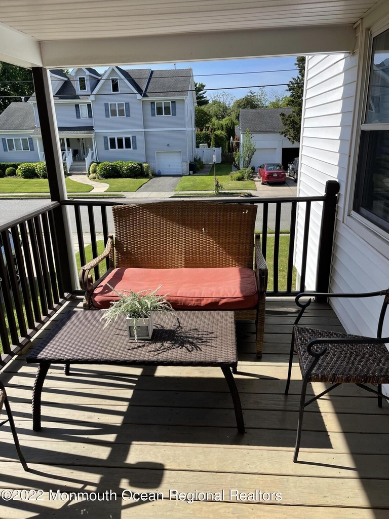 17 Clarence Avenue - Photo 5