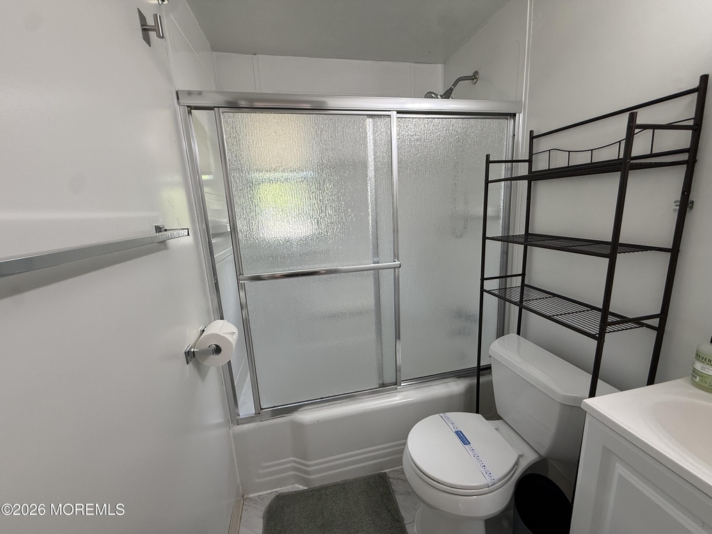 17 Clarence Avenue - Photo 20