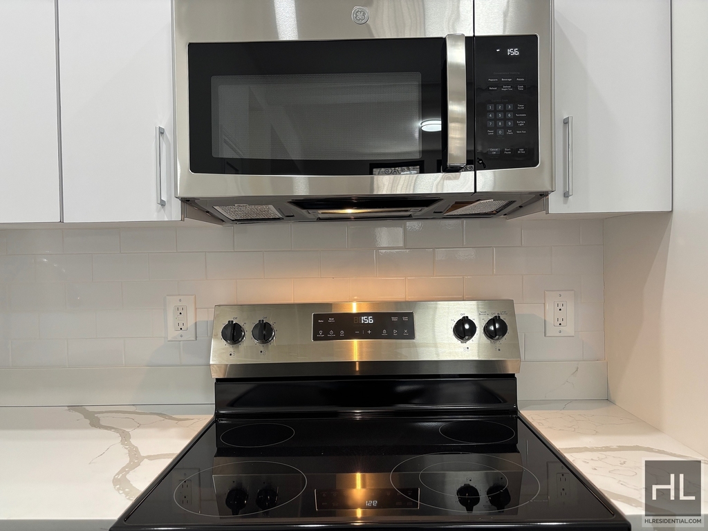 West 68 Street - Photo 14