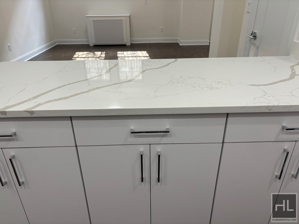 West 68 Street - Photo 16