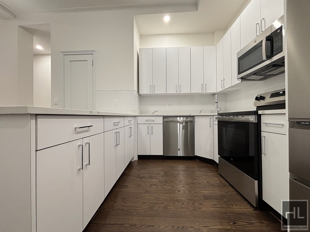 West 68 Street - Photo 5