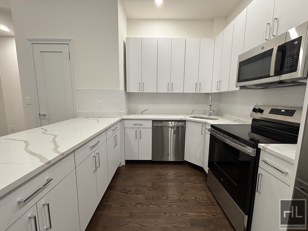 West 68 Street - Photo 4