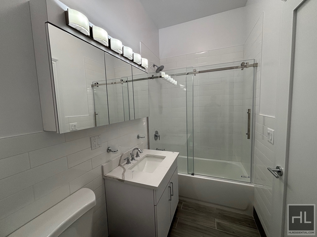 West 68 Street - Photo 8
