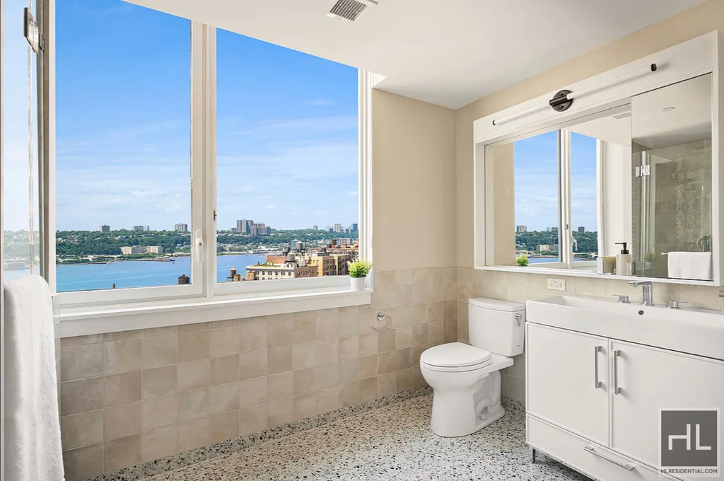 West 96th Street - Photo 8