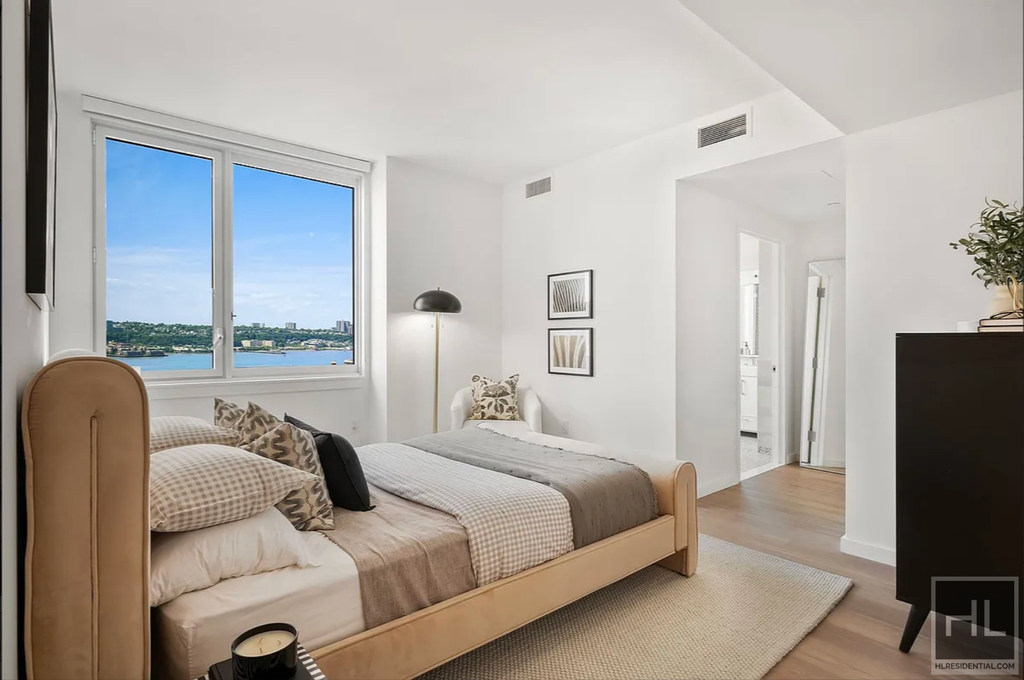 West 96th Street - Photo 10