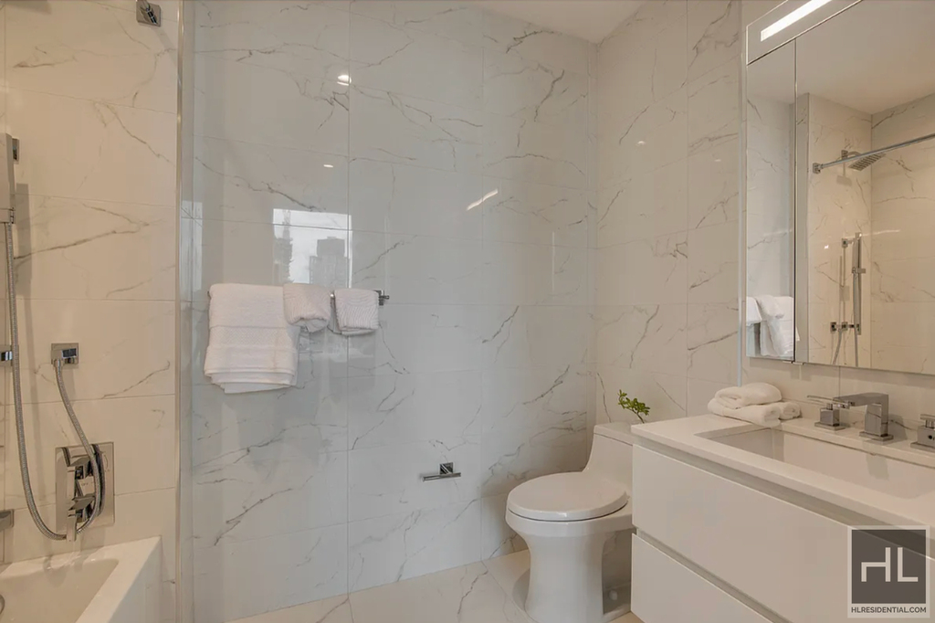 East 44th Street - Photo 2