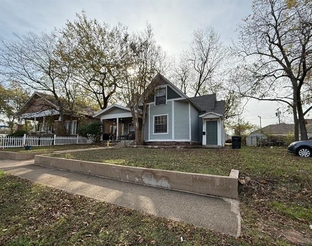 224 W Hull Street - Photo 1