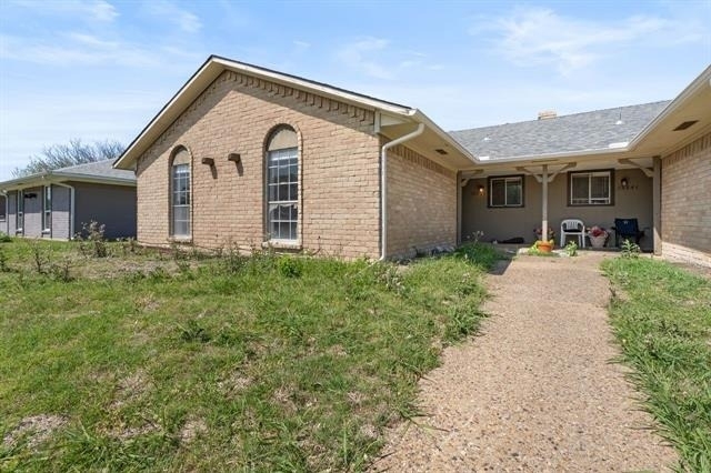 15839 El Estado Drive - Photo 2