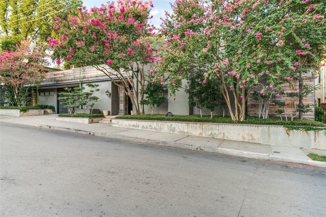 3610 Congress Avenue - Photo 1