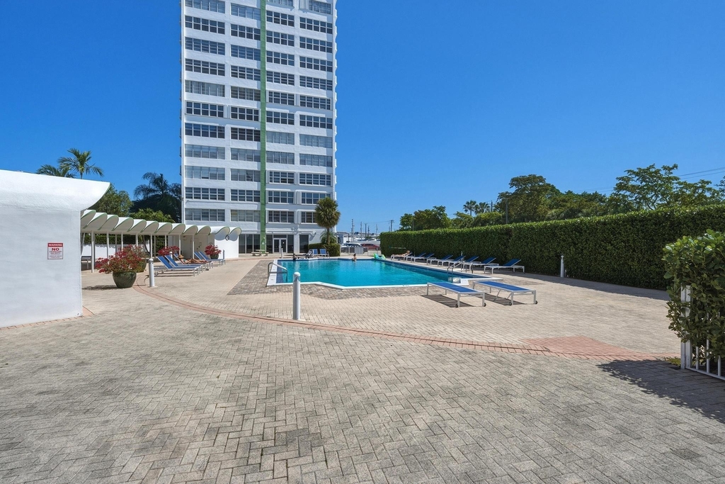 2100 Sans Souci Boulevard - Photo 16