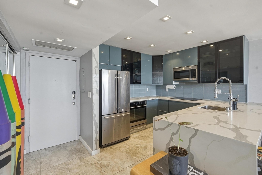 2100 Sans Souci Boulevard - Photo 8
